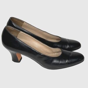 VTG 80s Salvatore Ferragamo Pumps Womens 7 4A Black Leather Mid Heels Old Money